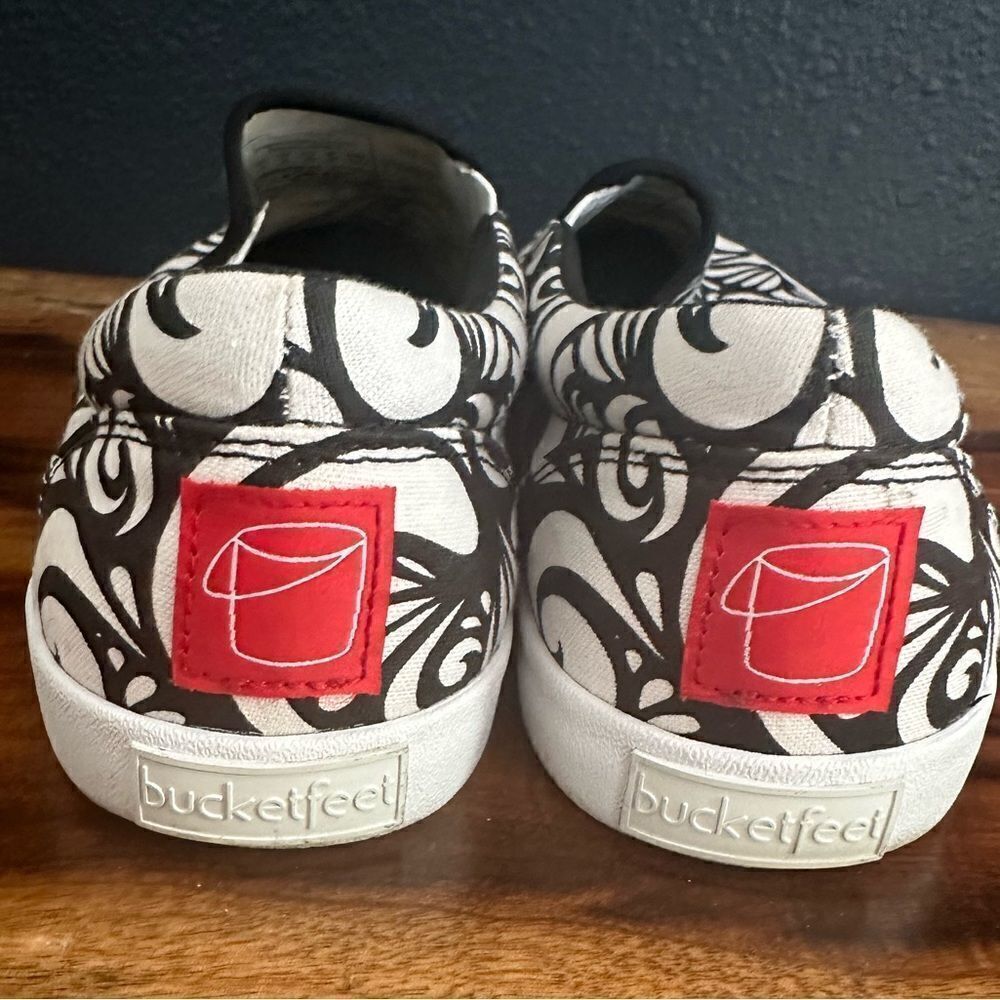 Bucketfeet sneakers, sz 8 - Picture 3 of 5